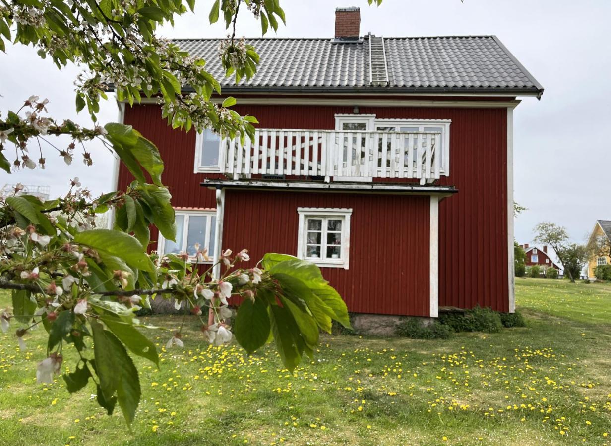 Cozy Red Cottage In The Countryside Outside Vimmerby Gullringen 外观 照片