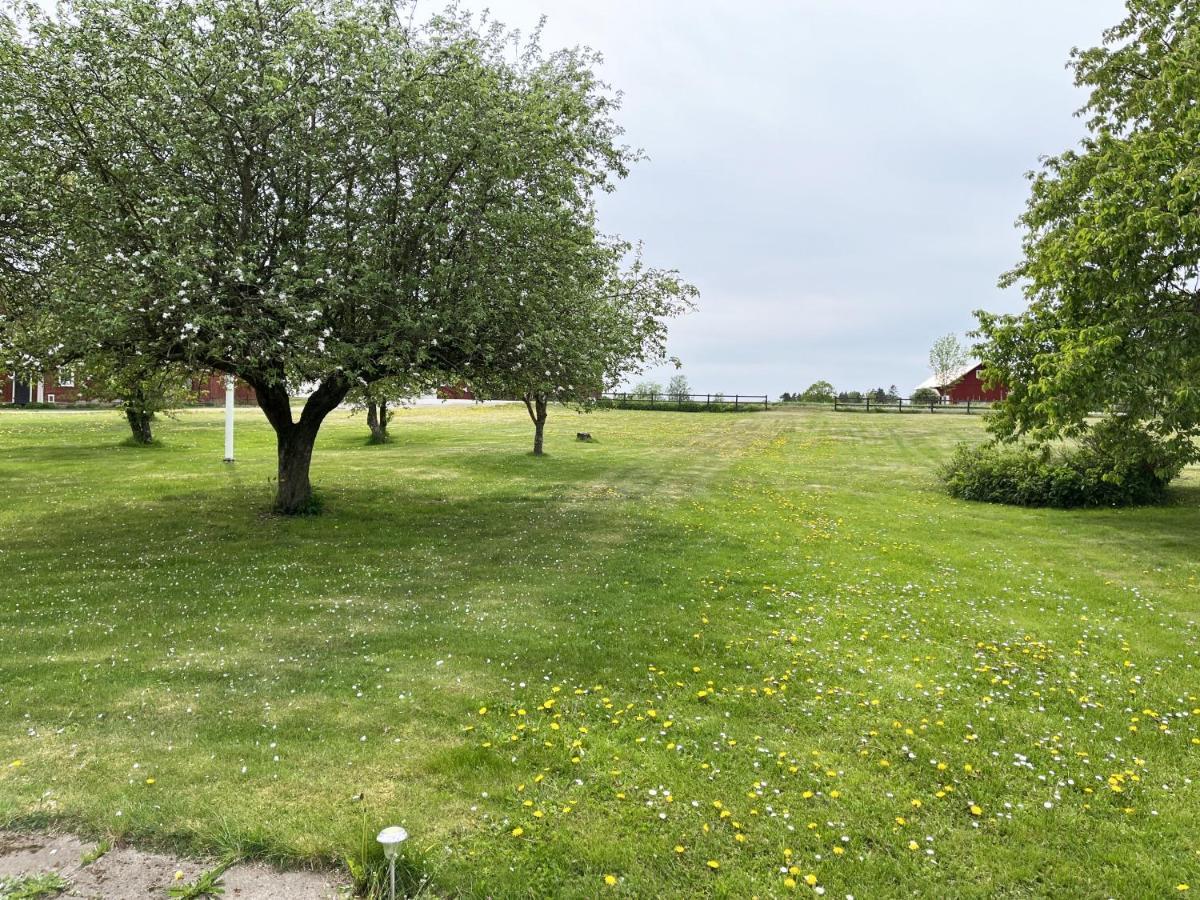 Cozy Red Cottage In The Countryside Outside Vimmerby Gullringen 外观 照片
